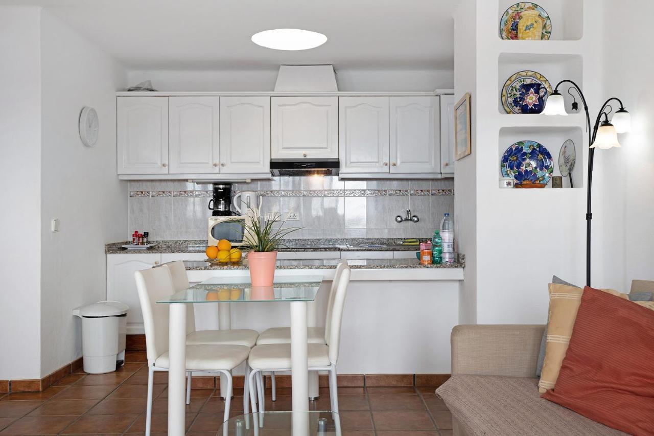Puerto Chico 8 Appartement Playa Blanca  Buitenkant foto